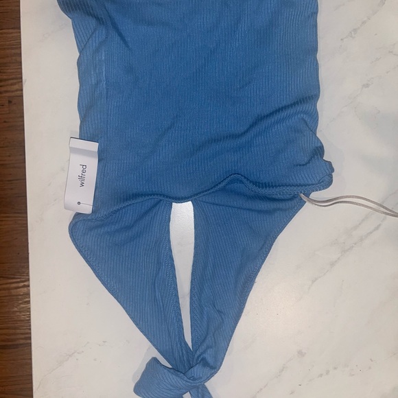 Neck wrap halter style ribbed blue tank top - Picture 4 of 4